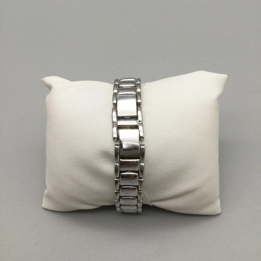 Gruen Womens Watch 19mm Silver Tone White Dial Crystals New Battery 7.5